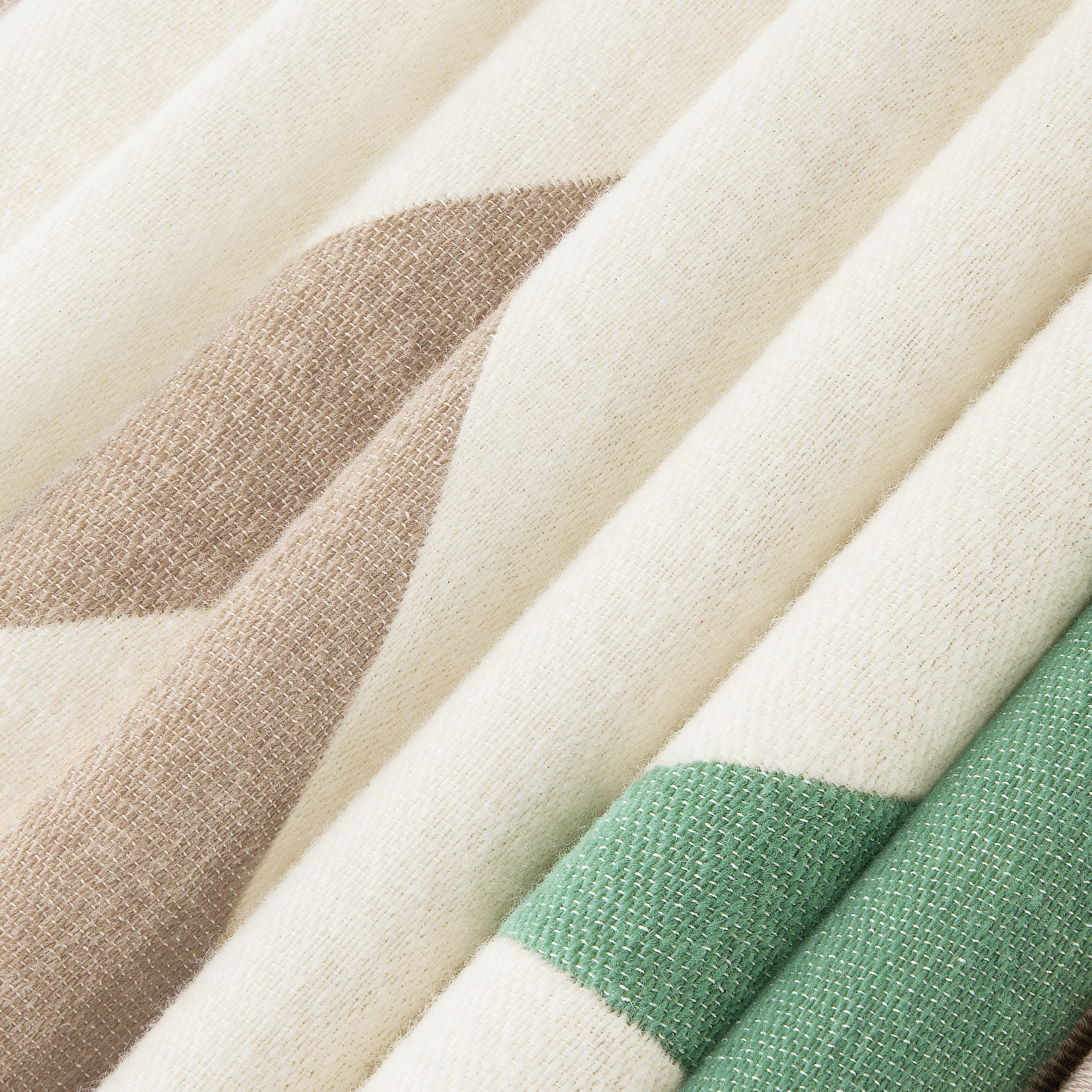 Everest Throw Blanket  in Trunks, Travel and Home's Home and Art of Dining Home Textile collections by Louis Vuitton (Product zoom)